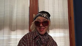 Italian Slut Debbie Jordan Blows Two Horny Men's Flutes - Amateur MILF Cum in Mouth Threesome