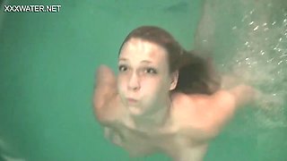 Slightly hairy girl Olga Kukuruzina masturbates in the pool