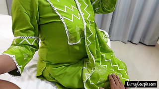 Indian desi aunty sex with salwar girl ass