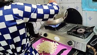 Mumbai Ashu Indian Sister In Law Kitchen Quickie - Horny Desi Aunty Handjob & Cum in Mouth 69