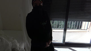 Unfaithful Turkish Maid Lets British Boss Cum Inside Her Old Pussy