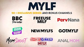 Chesty step mummy Julia Robbie demands getting screwed while doing the house errands - freeuse cougar