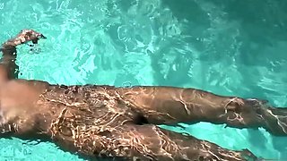 Marce +Rocky - Play in the Pool