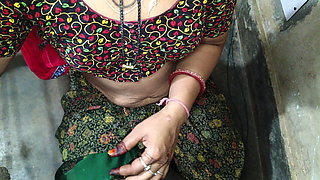 Padosan bhabhi ne maje leke lund chusa
