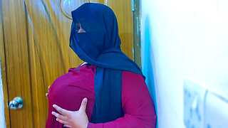 Egyptian Hot Maid Gets Super Horny & Start Masturbat in Office Room & Boss Start Handjob by Saw Her