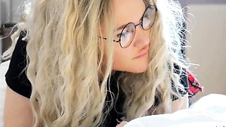 Rough Anal Sex Makes Her Squirt Non-Stop
