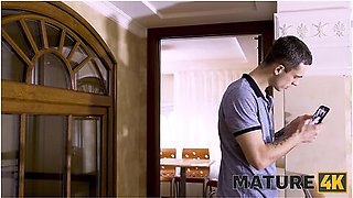 Willy Regal In Stepson Has To Give Sexual Pleasure To The Mature Beautys Bush