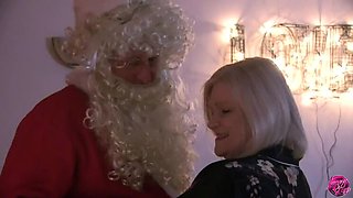 LACEYSTARR - I Saw Granny Fucking Santa Claus