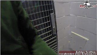 Blonde Deutsche Milf Mit Brille Trifft Sich Mit Fremden Mann Zum Ficken Im Public