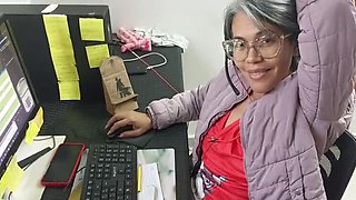 Hot Venezuelan Stepsister Sucks Cock While Working - Amateur MILF Blowjob & Cum in Mouth