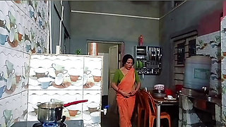 🥵INDIAN TRAIN VALI BHABHI  girl have sex with step brother Xxx , Desi Village Doggy style rough hardcore College girl tight