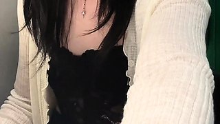 Brunette Tranny jerking in hard dick in solo Webcam