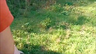 sa chienne livrée en bukkake exterieur