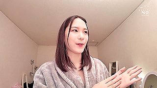 大勢の男達に囲まれ次から次へとフッ挿されイキ潮フッシャー人生初 大乱交 村上悠華