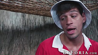 Busty slut Nickey Huntsman takes double dick spitroast