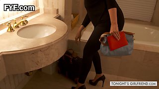 Julia Ann's big tits get the job done in seduction with Lucas Frost