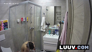 LUUV. Sexy Kareflore films her homemade shower routine for her real show