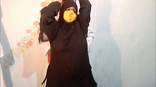 Arab Dance and Sex Role Playing by Indian Muslim Desi Bhabhi