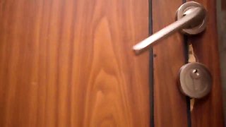 Theft Theft Went To Neighbors House, Stepsister-in-law Was Taking A Bath, Entered The Bathroom Alone And Started Having Sex Boyfriend Hard Fucking With Hindi Audio