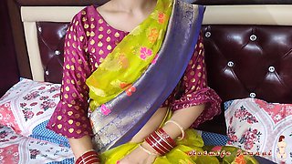 Sexy Bhabhi Makes Yummy Coffee From Her Fresh Breast Milk for Devar by Squeezing Out Her Milk in Cup (hindi Audio)