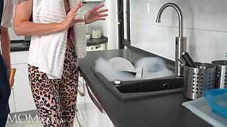 MILF Mia Moone Seduces Plumber For Hardcore Kitchen Sex - Blowjob & Doggystyle Fuck