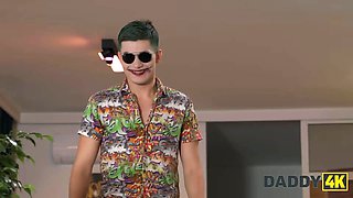 Daddy4k. harley quinn let her pussy go insane