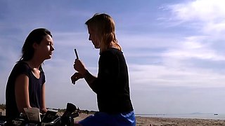 Sexdate amateurs at the public beach 2