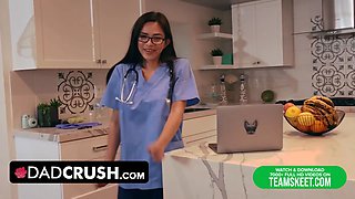 Dadcrush - cute nurse daughter-in-law Scarlett Alexis tests how lengthy stepparent can last without cummming