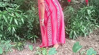 Hot Indian Bhabhi Nomita Outdoor Sex - Romantic Pee & Doggy Style Fuck