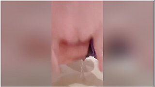 [personal Shooting] Cloudy Love Juice From Shaved Pussy The Sheets Are Soaked With Squirt