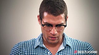 Giselle Palmer's Steamy Maid Encounter with Huge Passion