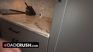 Pounding hot step daughter reyna belle seduces her sugar step-daddy to earn her keep - dadcrush