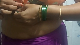 Nichbour aunty bathing& pissing in saree