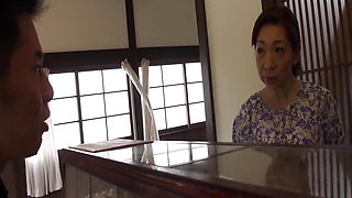 M607g06 a Mature Woman Who Runs a Dry Shop in Kisarazu in Chiba Alone.