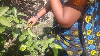 Indian Tamil Priyanka Housewife Outdoor Sex