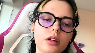 Amateur Webcam Teen Masturbates And Teases