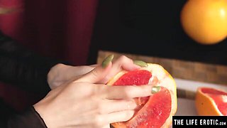 Beauty Mirka's perfect tits clip
