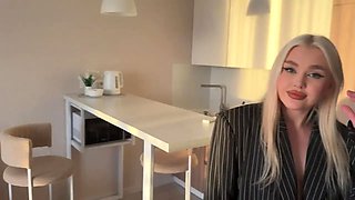 A REALTOR OFFERS ANAL SO THAT I WILL BUY AN APARTMENT. ANAL, FULL HD,