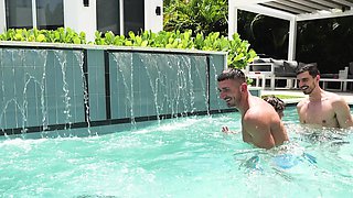 DILFs uses big tongue to rim tiny hole