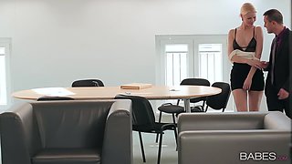 Office sex with MILF Lynna Nilsson