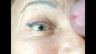 Mature lady facecum huge load on eye