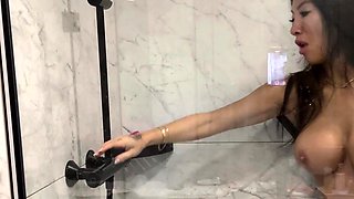 Ebony girl showers her big ass amp masturbating