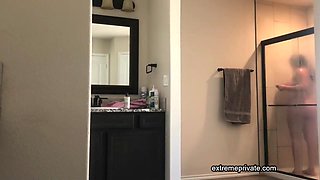 Stepmother showers, I jerk off while peeking