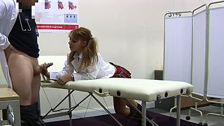 Petite CFNM babe get pounded in 3way