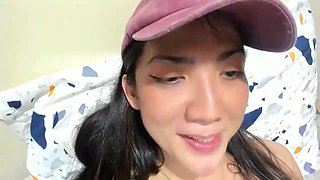 Well Hung Ladyboy Cumming