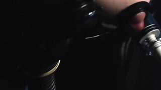 Challenging electro session for the Rubber Slut from Germany