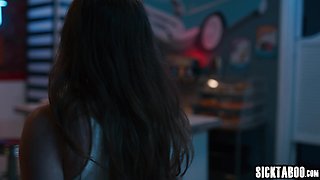 Busy night shift for coquettish big bootie teenager