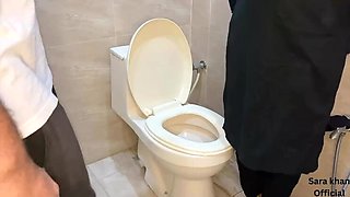 Hot Pakistani Girl Fucks Latina Sali in Bathroom - Hindi Audio Desi Sex