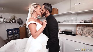 Beautiful MILF bride Phoenix Marie sex smutty story