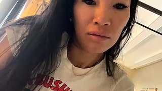 Love Chat Big Boobs Brunette Masturbating For Cam